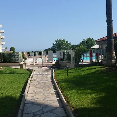 Les Pins Bleus Appartement