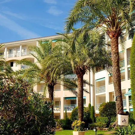 Les Pins Bleus Daire