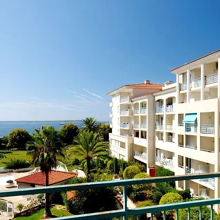 Les Pins Bleus Lägenhet *