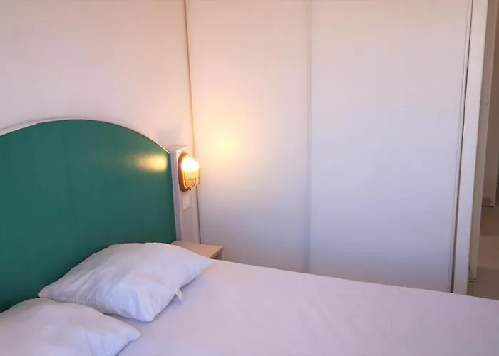 Les Pins Bleus Apartment