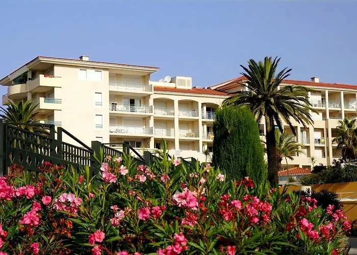 Les Pins Bleus Apartment